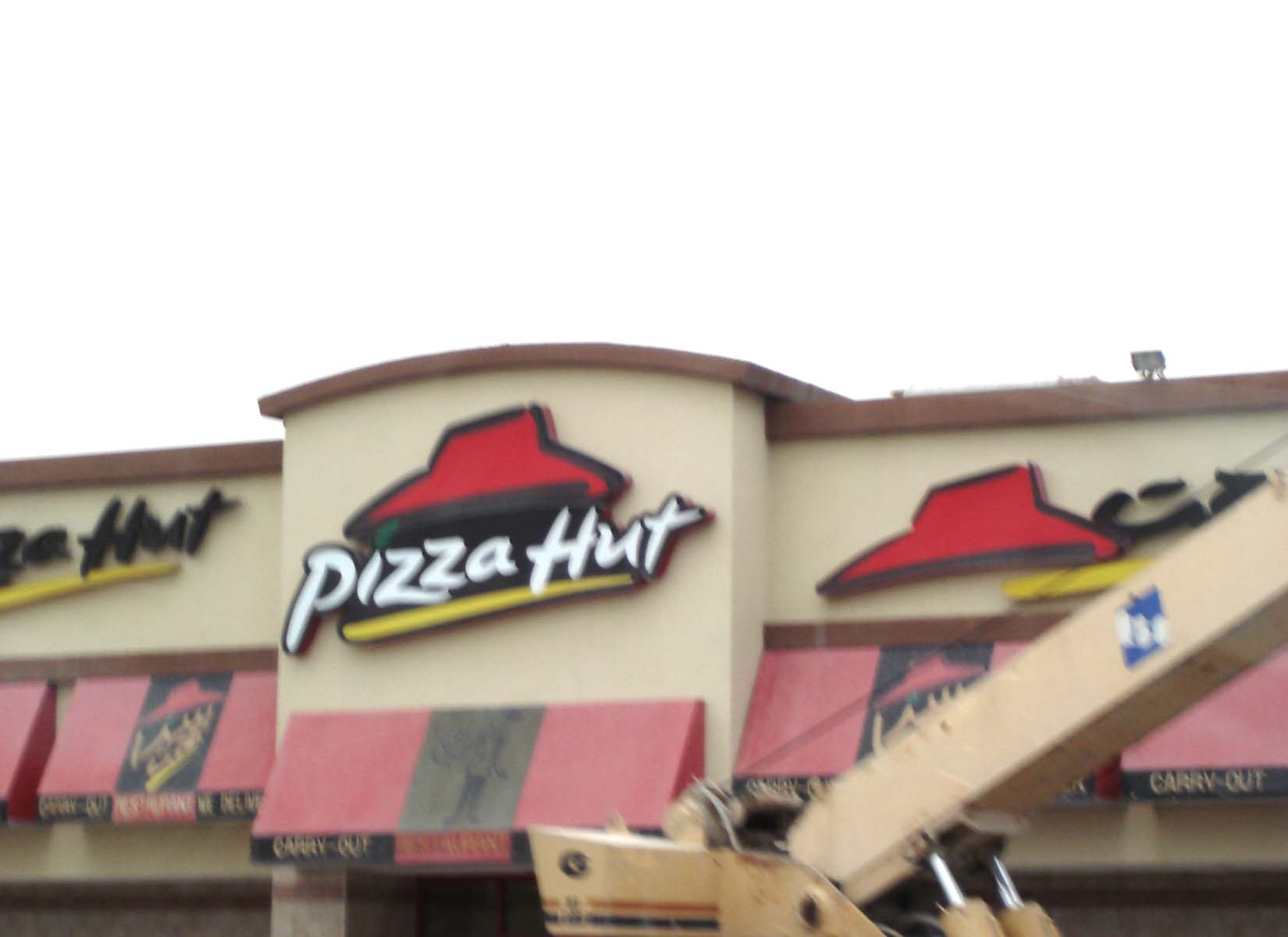 Pizza hut doha.jpg